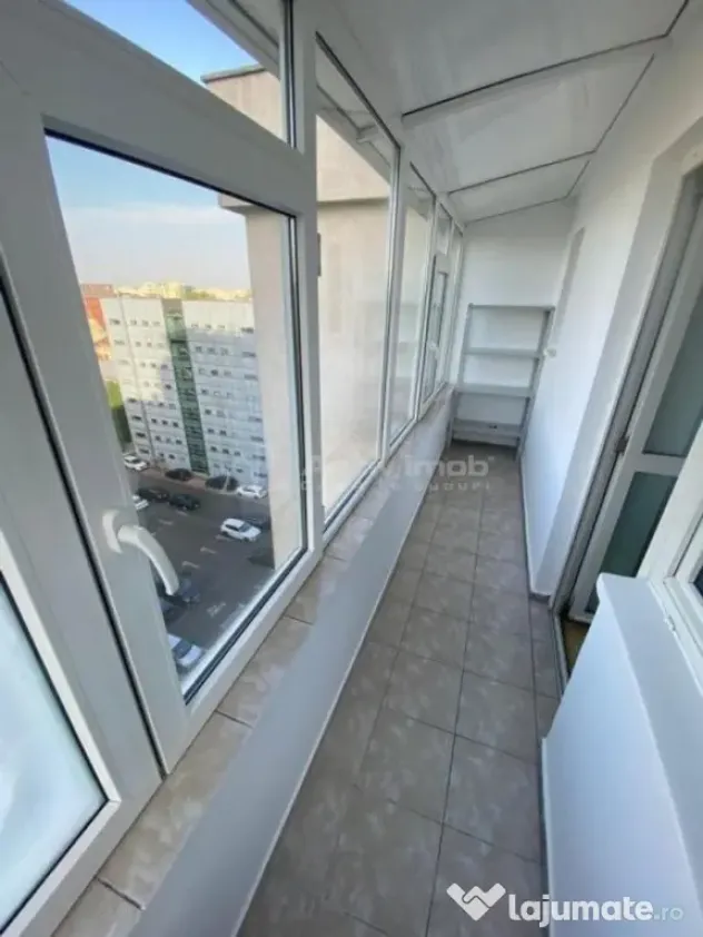 2 Camere, Bulevardul Unirii (Union Plaza)