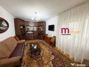 Apartament 3 camere,str.Victoriei,etaj 1,90 mp 