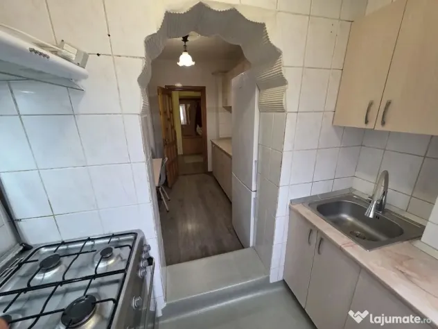 De inchiriat apartament cu 3 camere Micro 17, 343 euro