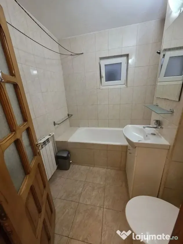 De inchiriat apartament cu 3 camere Micro 17, 343 euro