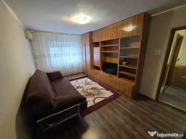 De inchiriat apartament cu 3 camere Micro 17, 343 euro