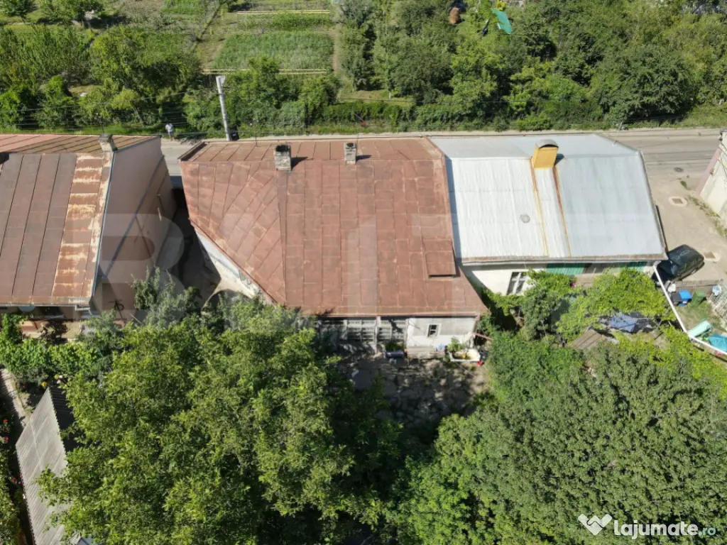 Casă 140 mp, teren 1045 mp, zona Itcani