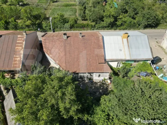 Casă 140 mp, teren 1045 mp, zona Itcani