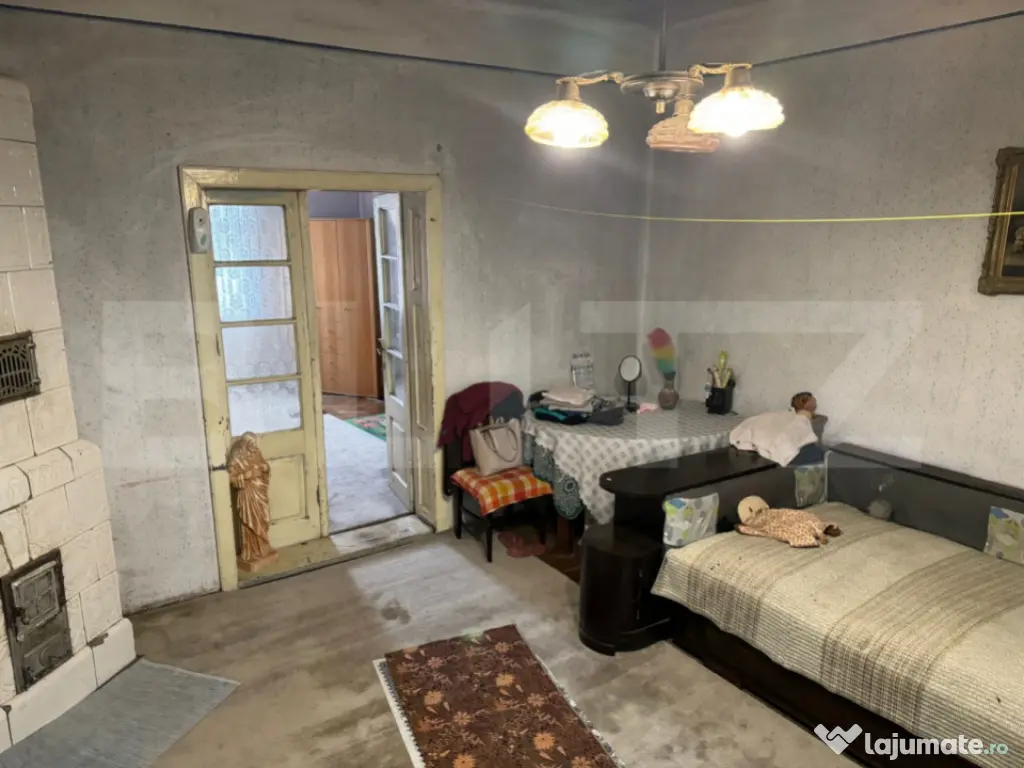 Casă 140 mp, teren 1045 mp, zona Itcani