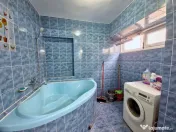 DE INCHIRIAT - 3 CAMERE, CENTRAL, BLOC CU LIFT 