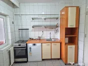 DE INCHIRIAT - 3 CAMERE, CENTRAL, BLOC CU LIFT 