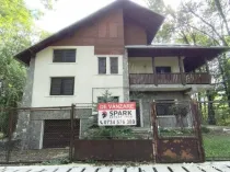 CASA DE VACANTA//CORNU DE JOS