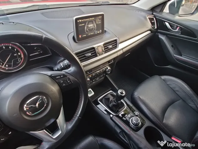Vând Mazda 3 JMZBM547621174311