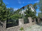 Vila superba, cu piscina, 970mp teren, D P E M, gradina amen 