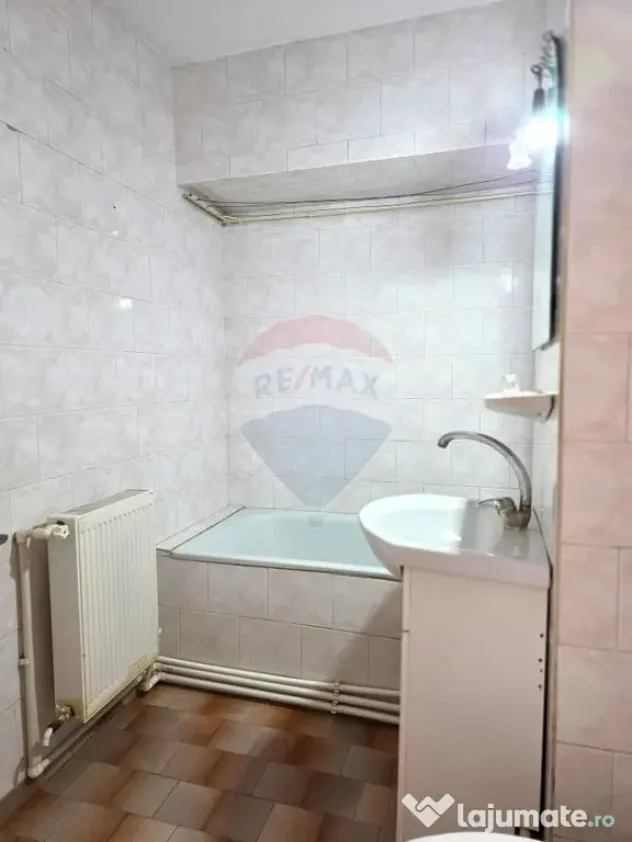 Apartament 3 camere, în zona Pod, Ramnicu Sarat et.4/4