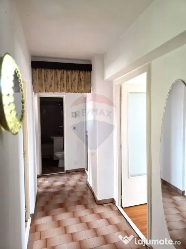Apartament 3 camere, în zona Pod, Ramnicu Sarat et.4/4