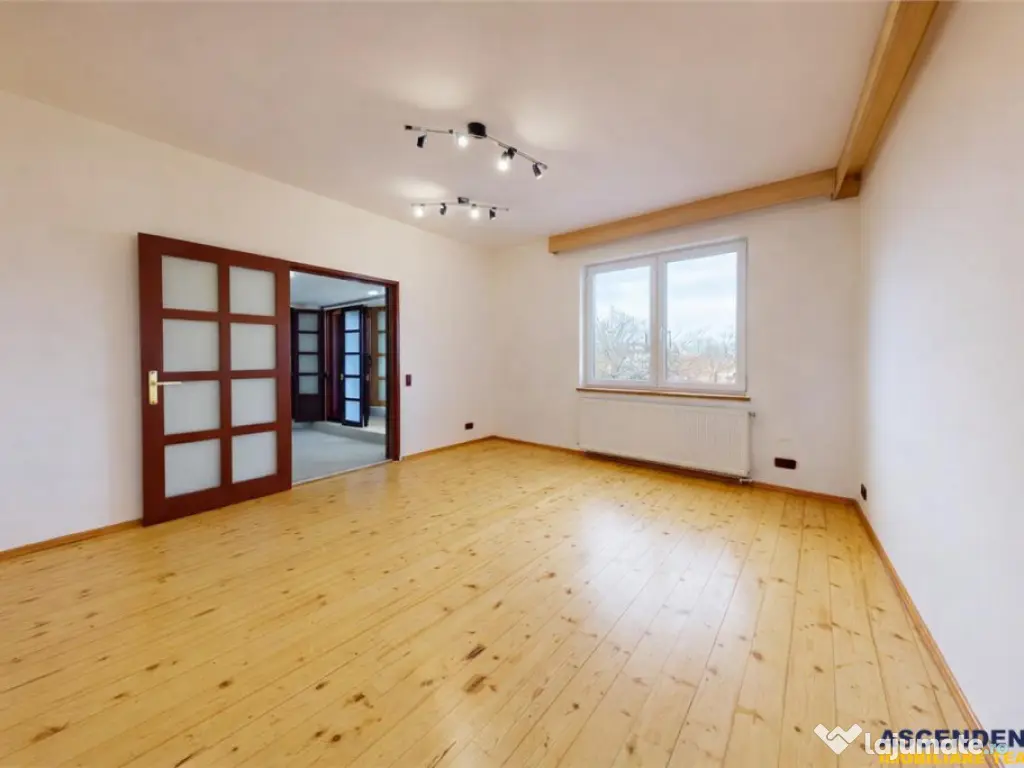 Volum arhitectural remarcabil:Sediu firma, Clinica,Investiti