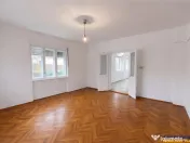 TUR 3D!In areal apreciabil,particulara casa cu 680 mp teren, 