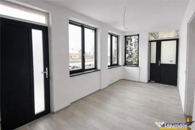 TUR 3D!In areal apreciabil,particulara casa cu 680 mp teren,