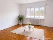 TUR 3D!In areal apreciabil,particulara casa cu 680 mp teren, 