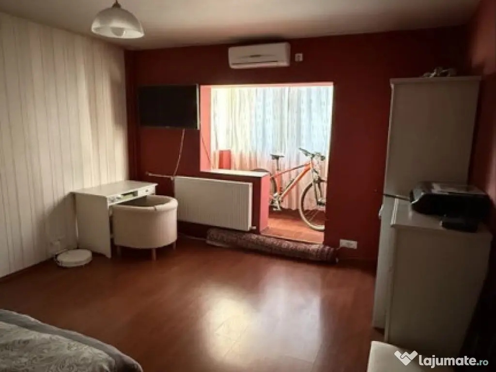 Brancoveanu stradal etaj 4 cu parcare