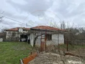 Casa de renovat cu teren 2570 mp in loc. Teiu jud. Arges 