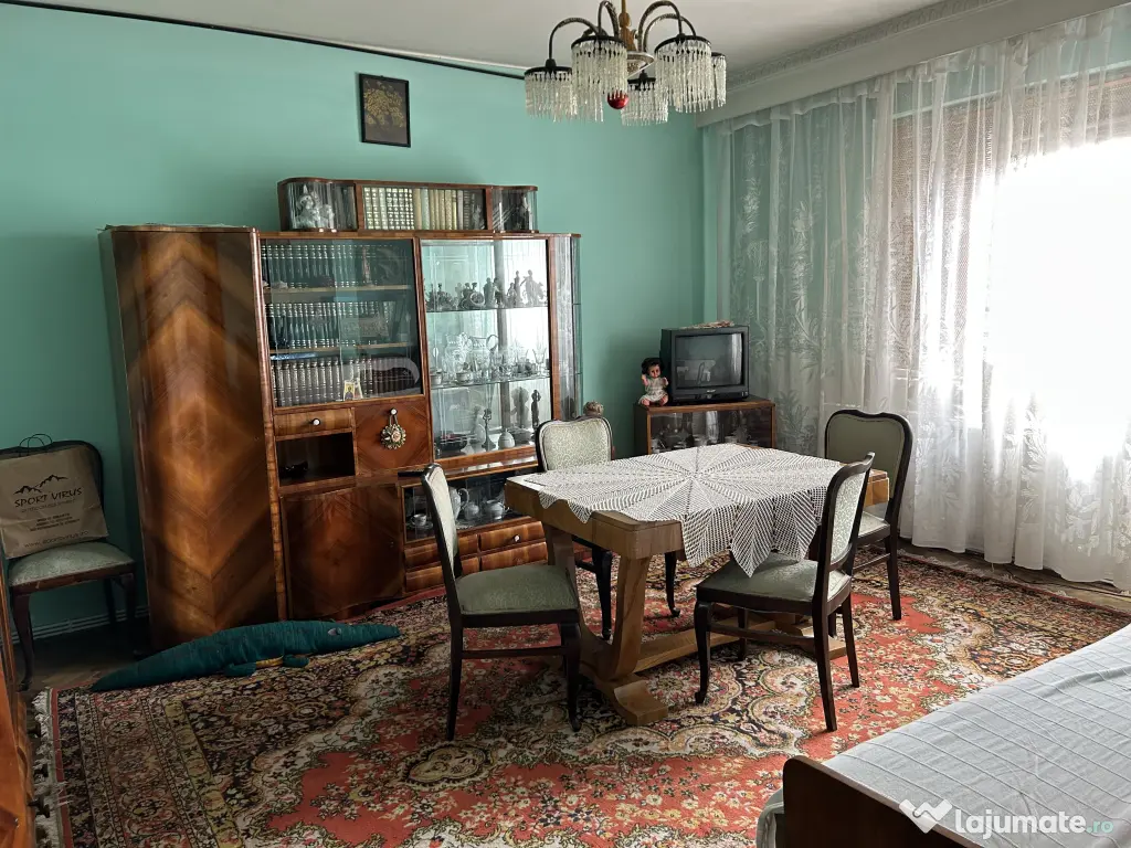 Apartament 3 camere liber, disponibil imediat, Est Vest