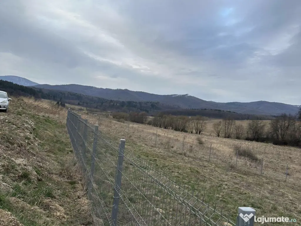 Teren de vânzare 1030m2, intravilan - Jud. Brașov