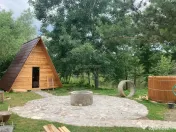 Pensiune - Restaurant - Cabanute - Lac pescuit 