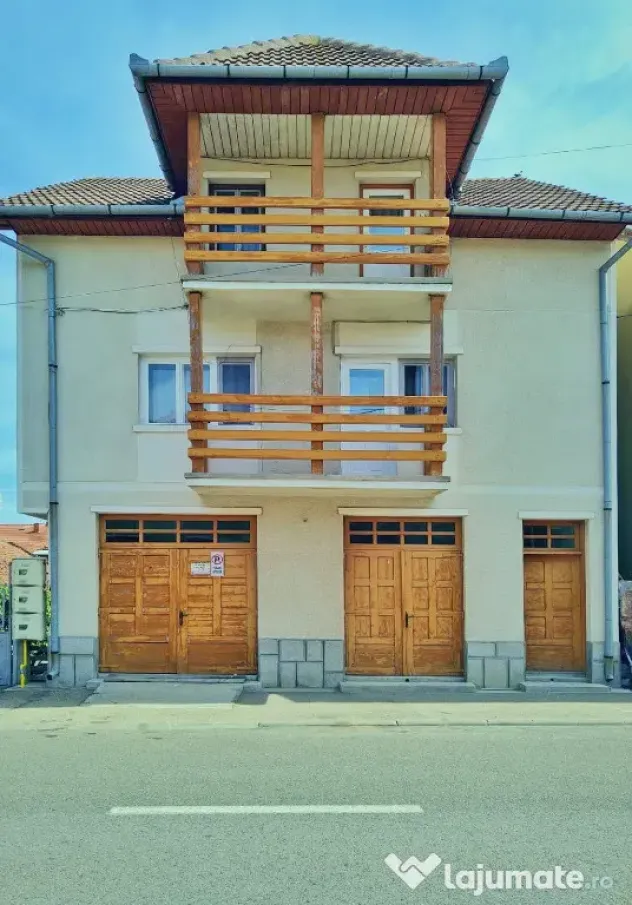 Inchiriez Vila 5 camere mari, 5 balcoane + 2 bai + bucatarie,