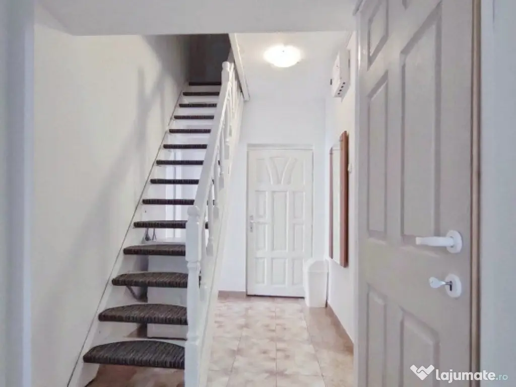 Inchiriez Vila 5 camere mari, 5 balcoane + 2 bai + bucatarie,