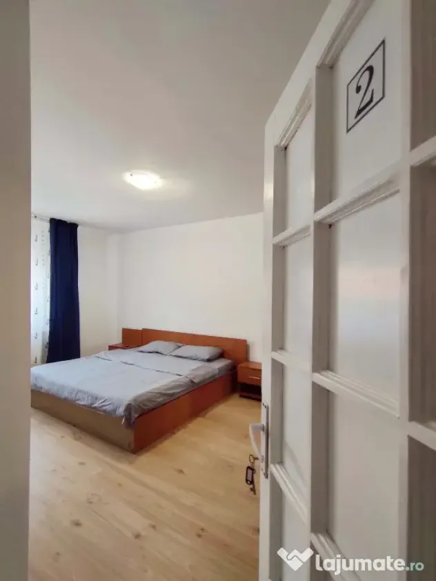 Inchiriez Vila 5 camere mari, 5 balcoane + 2 bai + bucatarie,