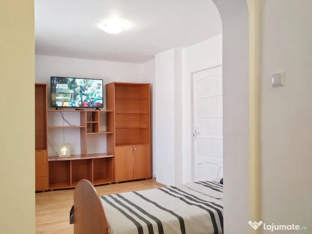 Inchiriez Vila 5 camere mari, 5 balcoane + 2 bai + bucatarie,