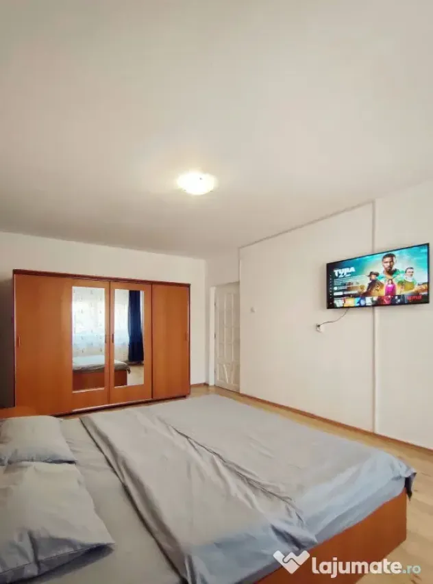 Inchiriez Vila 5 camere mari, 5 balcoane + 2 bai + bucatarie,