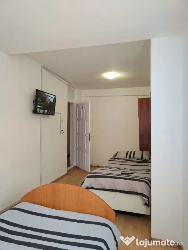 Inchiriez Vila 5 camere mari, 5 balcoane + 2 bai + bucatarie,