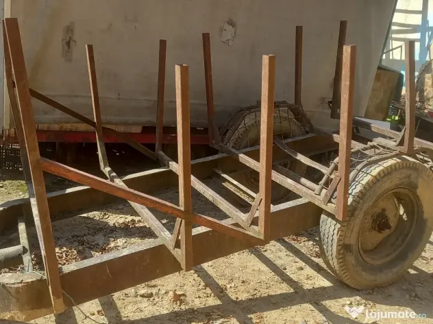 Vand remorca după tractor