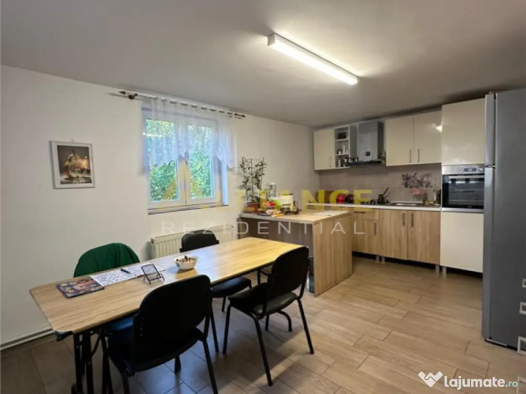 Casa individuala cu spatiu comercial de - Sos. Leordeni 500
