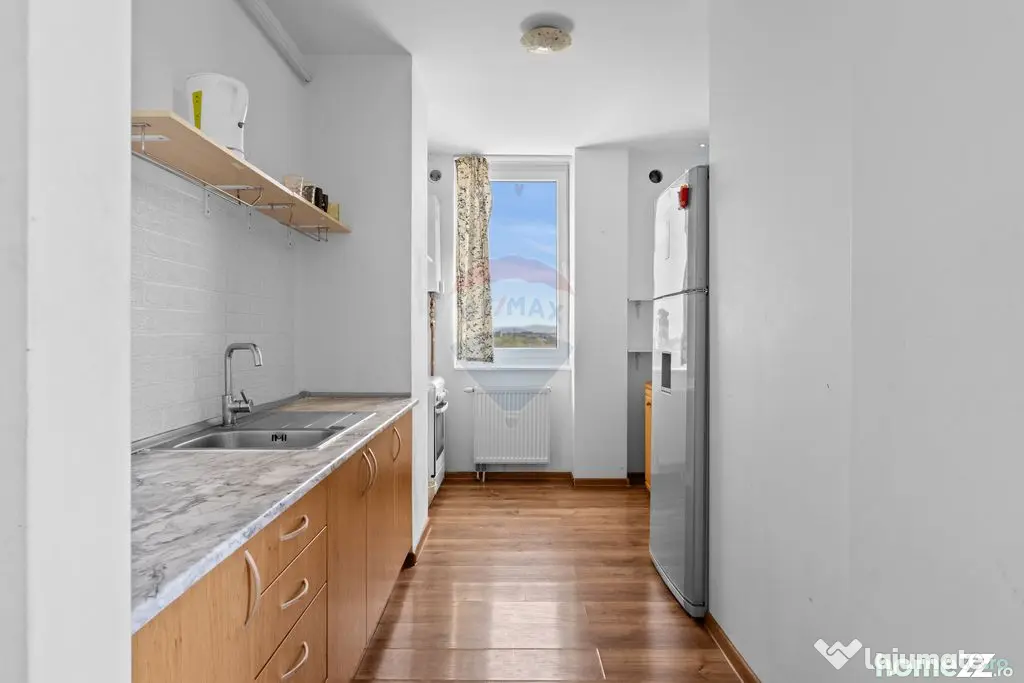 Apartament cu 3 camere de închiriat în zona Romanilor