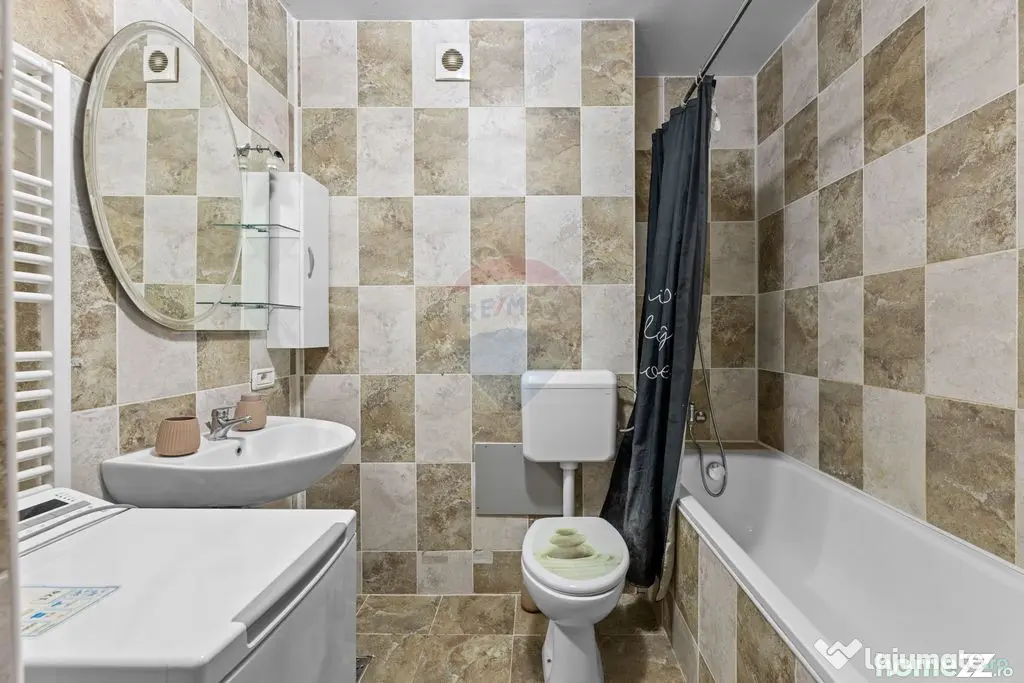 Apartament cu 3 camere de închiriat în zona Romanilor