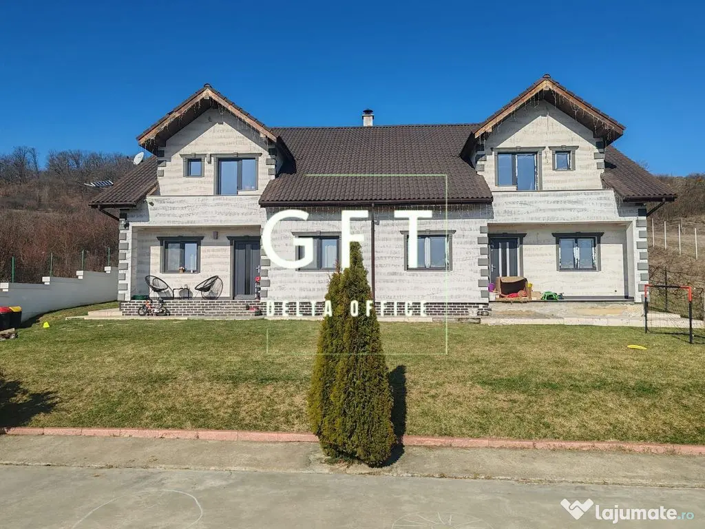 Proprietate Tip Duplex în Viișoara – Vedere Panoramică