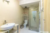 Clădire investițională: policlinică, senior living & ... 