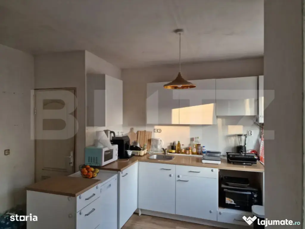 Restaurant Angajăm Bucătăreasă și Ospătăriță