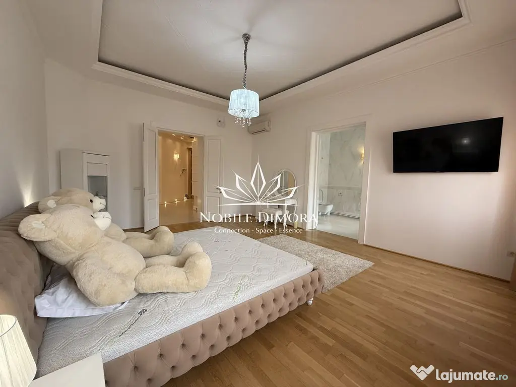 Apartament istoric de lux cu 3 camere de 130mp langa Pref...