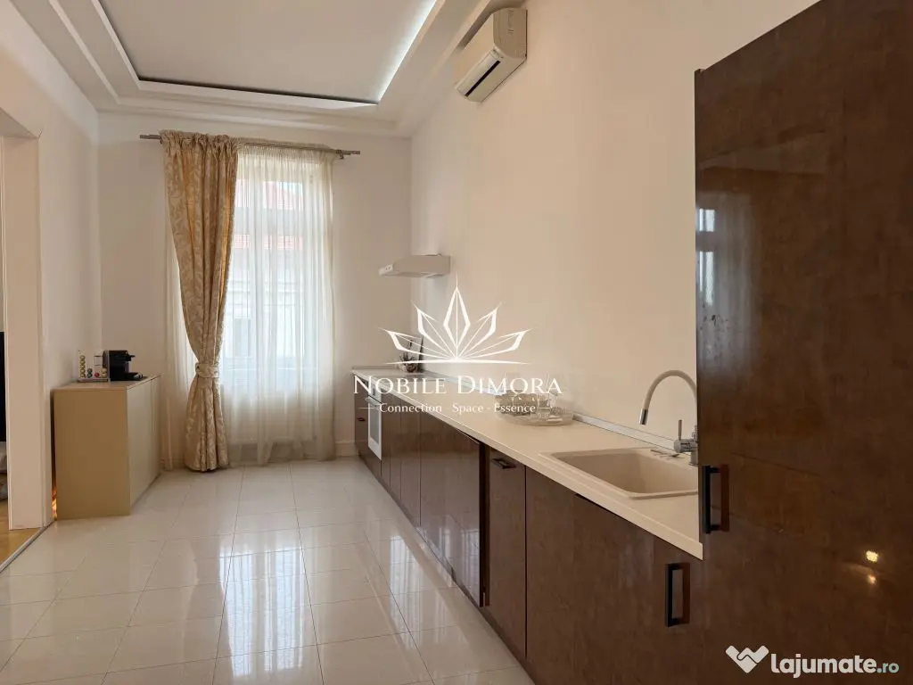 Apartament istoric de lux cu 3 camere de 130mp langa Pref...