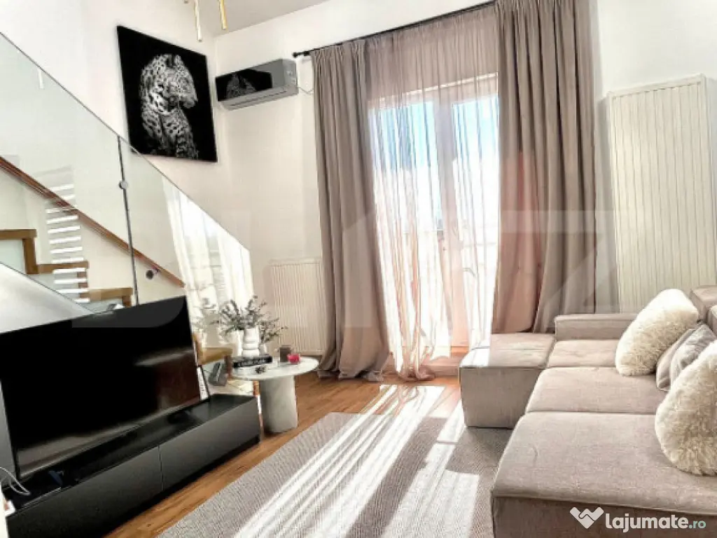 Penthouse pe 2 niveluri, 3 camere, 78 mp, terasa, zona Pod I