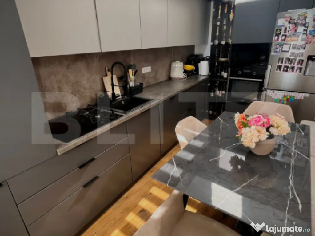 Penthouse pe 2 niveluri, 3 camere, 78 mp, terasa, zona Pod I