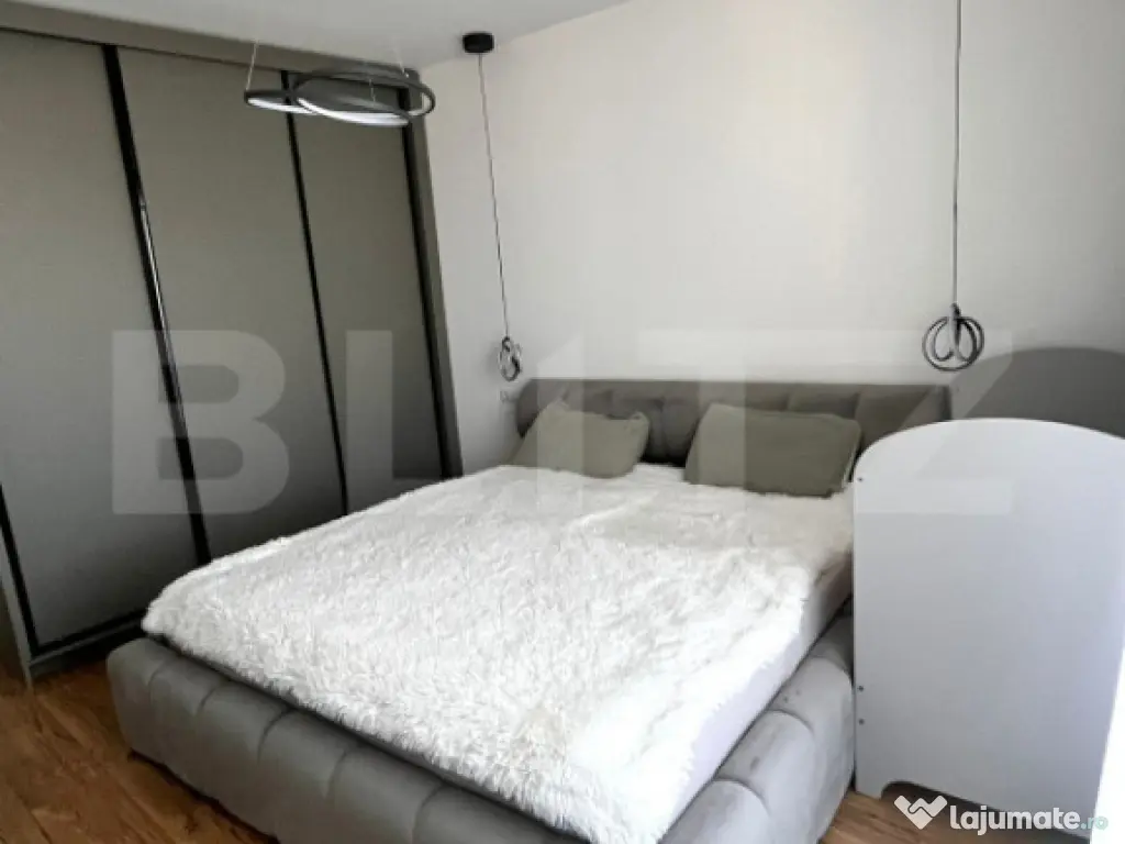 Penthouse pe 2 niveluri, 3 camere, 78 mp, terasa, zona Pod I