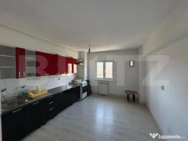 Apartament 2 camere, decomandat, priveliște superbă, zona