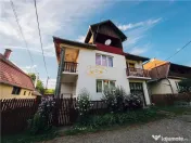 Proprietate cu 2 case (Praid, str. Regelui) 