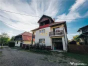 Proprietate cu 2 case (Praid, str. Regelui) 