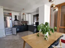 Apartament de vânzare, cu camere, 70 mp - Complex Toronto,