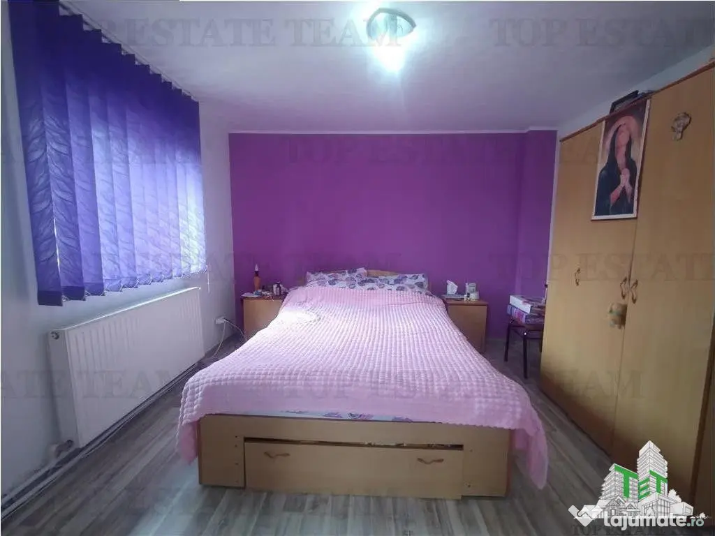 Casa individuala cu panouri fotovoltaice si teren generos 70