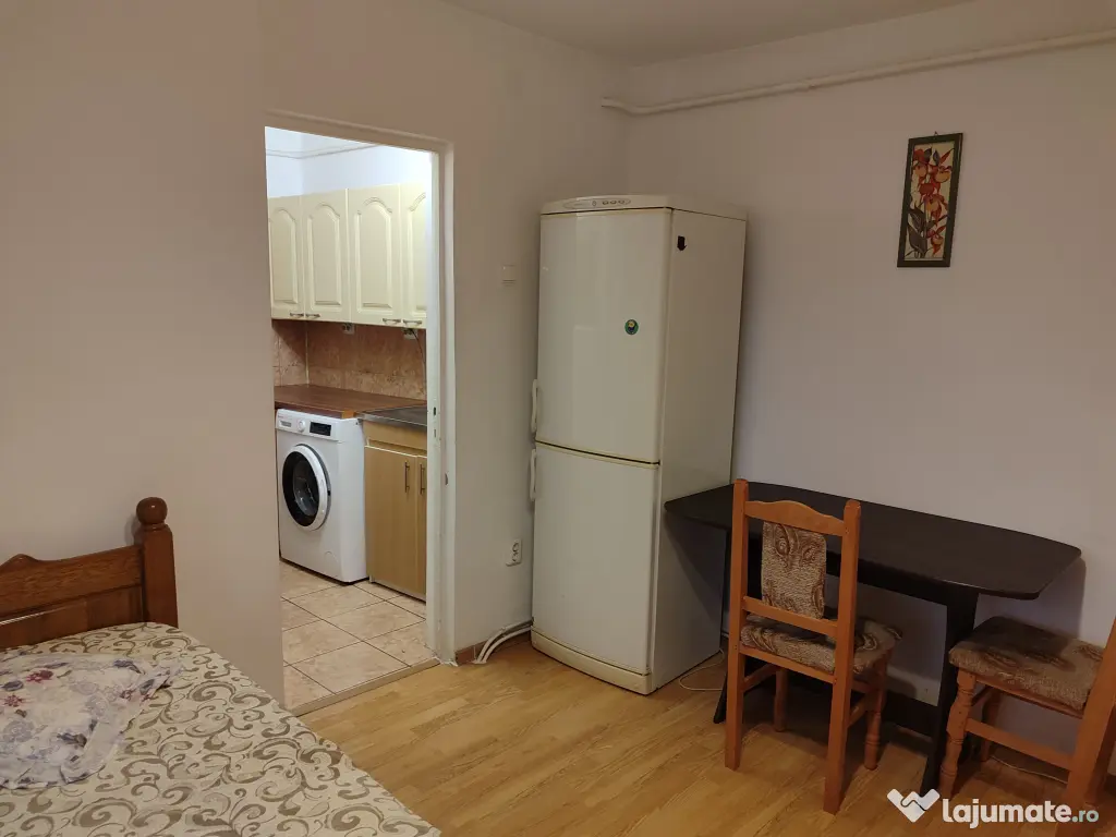 Ofer pt închiriere garsoniers