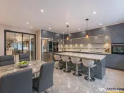 Pretabila si clinica sediu firma:Vila high tech,semineu,jacu 