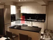 Apartament 80 mp + 4 mp balcon, loc de parcare privat Mil... 